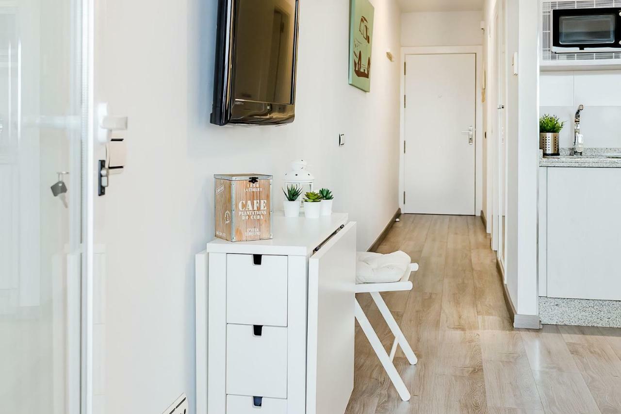 Apartamento Los Tres Soles マラガ エクステリア 写真