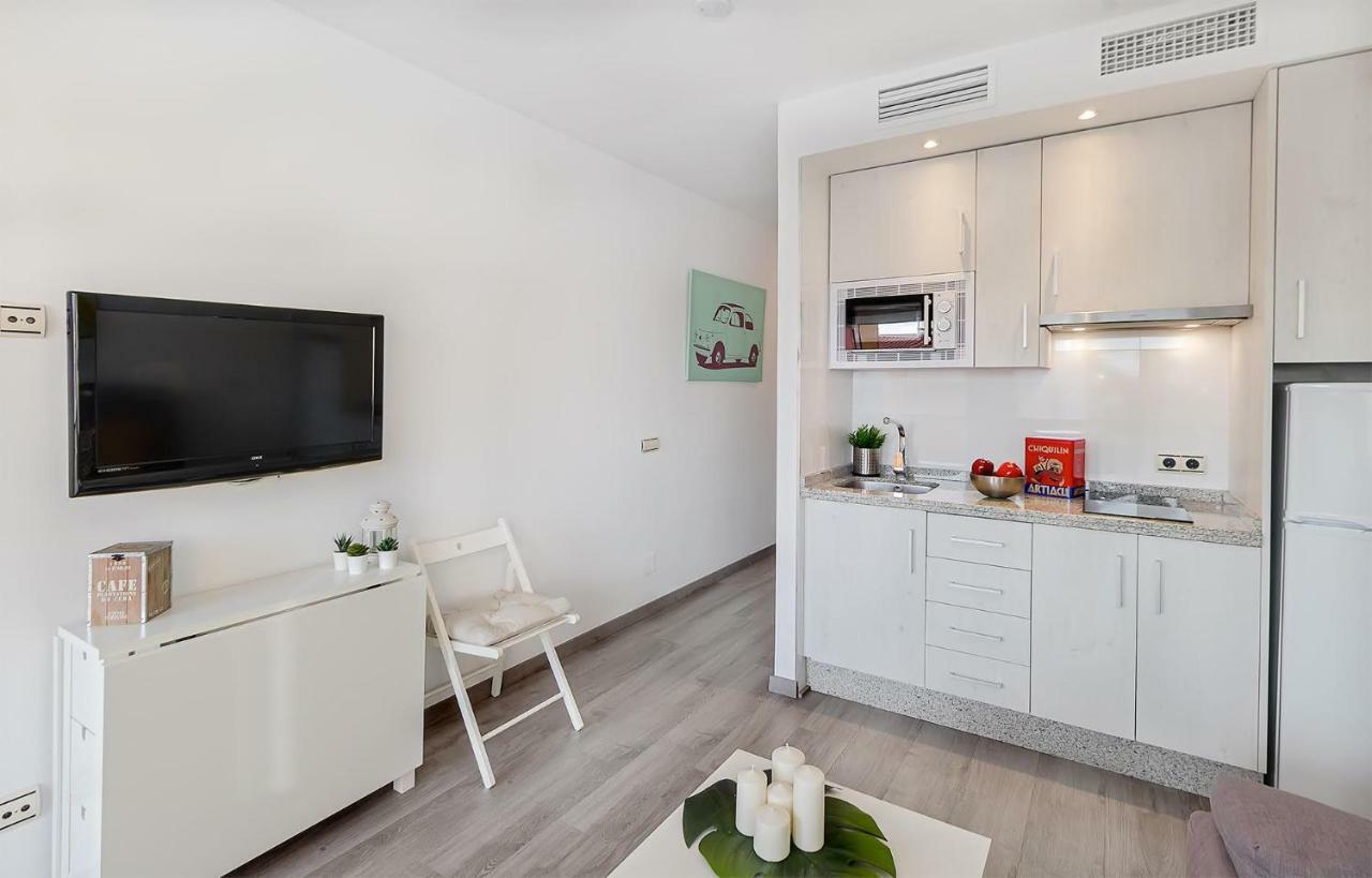 Apartamento Los Tres Soles マラガ エクステリア 写真